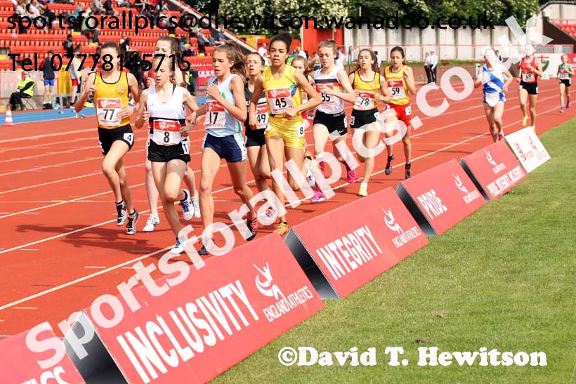 Junior girls 1500 metres, English Schools Track and Field. Photo: David T. Hewitson/Sports for All Pics